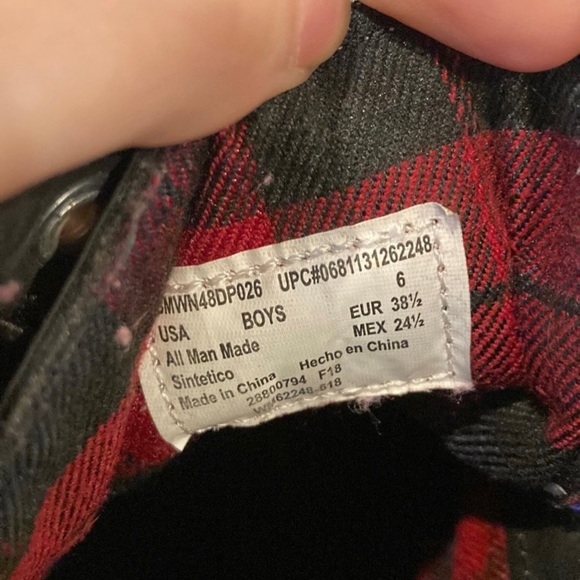 Black Boots Size 6 - Picture 4 of 5